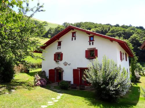 Chambres d'hôtes Idiartekoborda : Bed and Breakfast near Anhaux