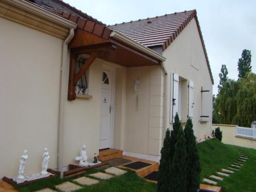 Chambre chez l'habitant : Guest accommodation near Le Mesnil-Aubry