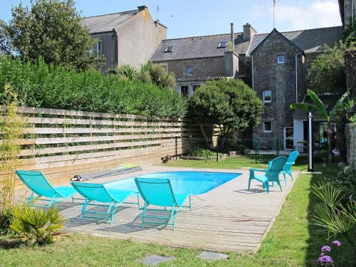 Ferienhaus mit Pool Plouescat 248S : Guest accommodation near Plounévez-Lochrist