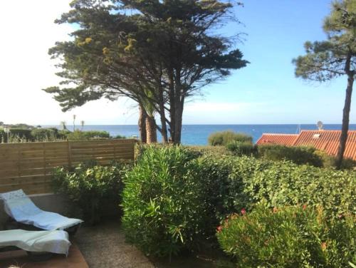 Mini villa climatisée - Vue mer - Mer à 50 m - Jardin et 2 terrasses 300 m2 : Guest accommodation near Algajola