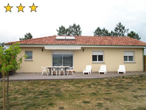 Holiday home Route de Gemie : Guest accommodation near Lesperon