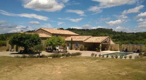 Mas du Vieux Tilleul : Bed and Breakfast near Mirabel-aux-Baronnies