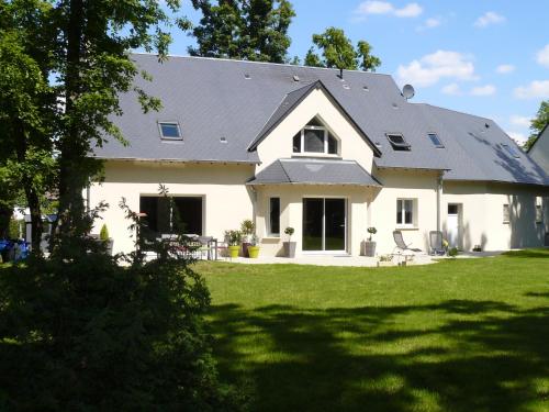 Logis Saponine : Bed and Breakfast near Saint-Genouph