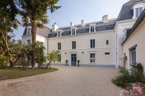 Villa Saint Raphaël : Bed and Breakfast near La Richardais