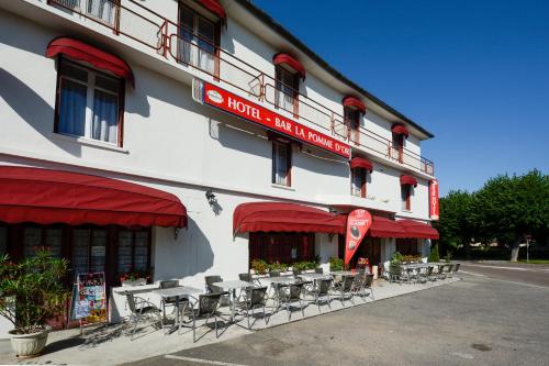 HOTEL DE LA POMME D'OR : Hotel near Froncles