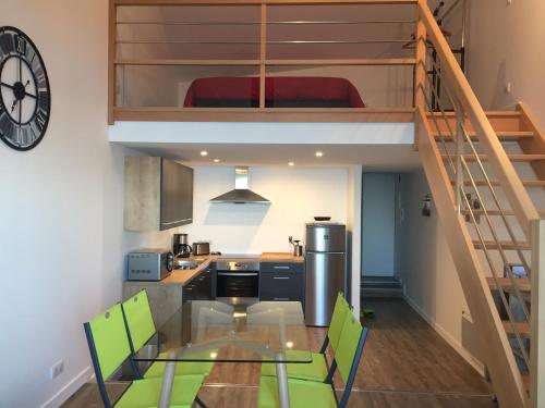 Bel appartement vue sur mer : Apartment near Saint-Méloir-des-Ondes