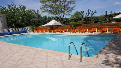 Camping les Paillotes : Guest accommodation near Chauzon