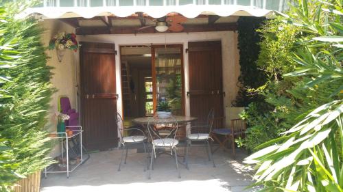 Résidence Cap Azur Maison N° 26 : Guest accommodation near Villeneuve-Loubet