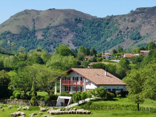 House Baigura au baskoparadis : Guest accommodation near Hasparren