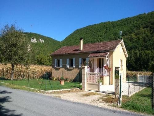 House La rose des vents : Guest accommodation near Saint-Julien-de-Lampon