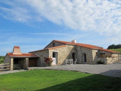House Ancienne maison de vignerons : Guest accommodation near La Chapelle-Basse-Mer