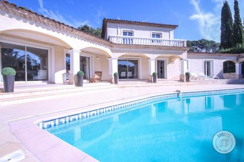 Villa Bastide Mougins Bnbkeys : Guest accommodation near Mougins