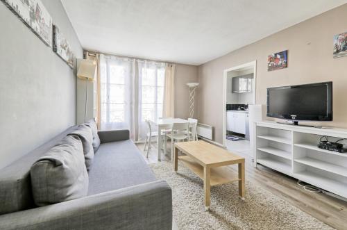 Parkside Plaza (Sleepngo) : Apartment near Villeneuve-Saint-Denis
