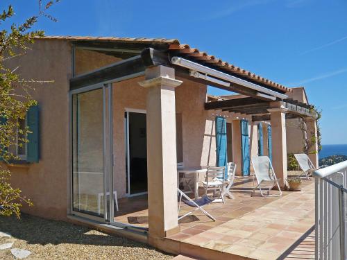 Villa La Posidonie : Guest accommodation near Rayol-Canadel-sur-Mer