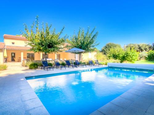 Holiday Home Les Oliviers : Guest accommodation near Malemort-du-Comtat