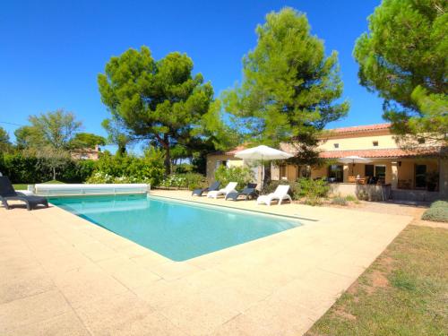 Holiday Home Les Fauvettes : Guest accommodation near Venasque