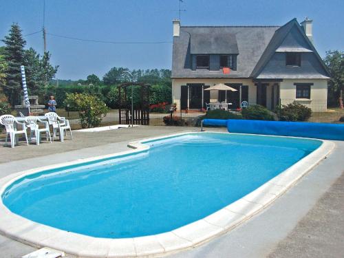Holiday Home Villa Rocuet : Guest accommodation near Melgven