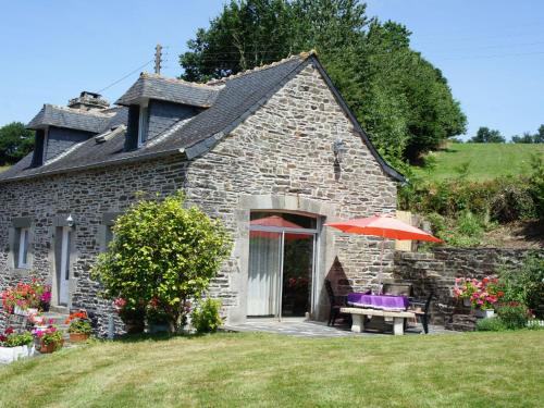 Holiday Home Stang Forn : Guest accommodation near Pont-de-Buis-lès-Quimerch
