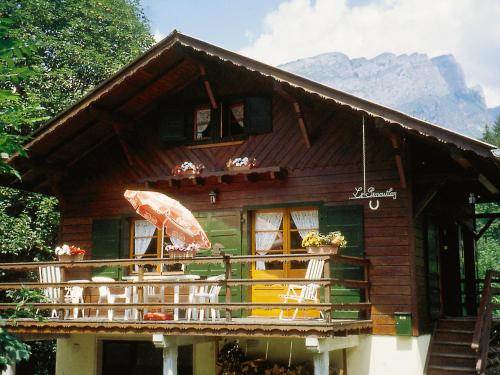 Chalet Le Penoutlay : Guest accommodation near Sixt-Fer-à-Cheval
