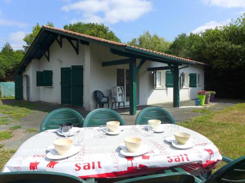 Holiday Home Arditea : Guest accommodation near Saint-Pée-sur-Nivelle