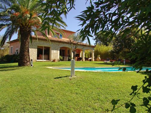 Holiday Home Villa Les Fourches : Guest accommodation near Grimaud