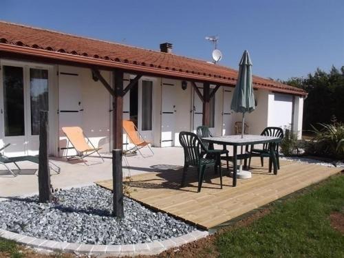 House Maison de pays t4 dans le quartier de la nozière : Guest accommodation near Saint-Benoist-sur-Mer