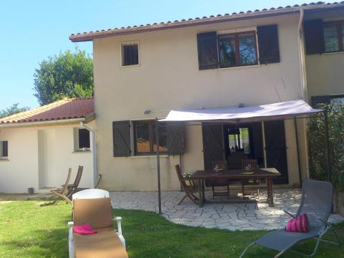 Holiday Home Clos du Sabaou : Guest accommodation near Bassussarry