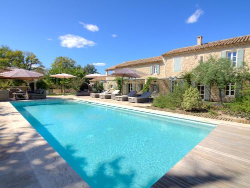 Holiday Home La Villebague : Guest accommodation near Saint-Rémy-de-Provence