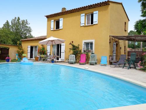 Villa Maison Ambria : Guest accommodation near Saint-Marc-Jaumegarde
