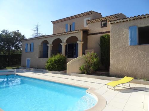 Holiday Home Velusienne : Guest accommodation near Lagarde-d'Apt
