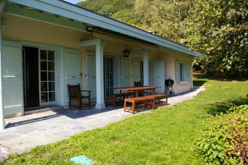 Villa de l'Arête : Guest accommodation near Bluffy