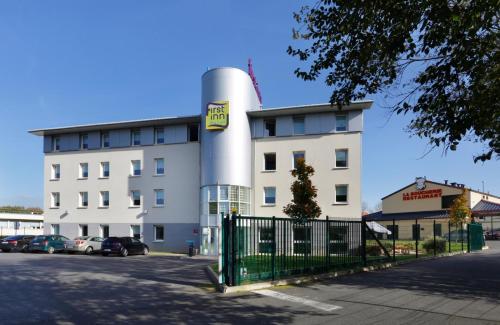 First Inn Hotel Paris Sud Les Ulis : Hotel near Saint-Germain-lès-Arpajon