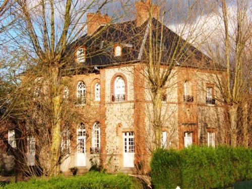 Le Manoir du Moucel : Guest accommodation near Beuzeville-la-Guérard