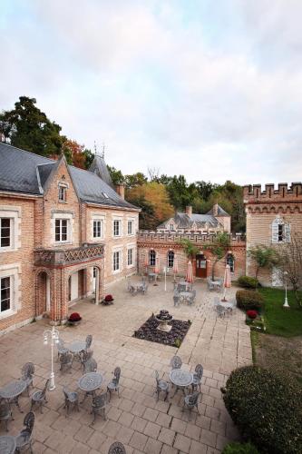 Hostellerie Du Château Les Muids : Hotel near Chaumont-sur-Tharonne