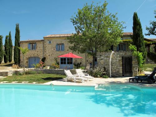 Ferienhaus Nyons 160S : Guest accommodation near Le Poët-Sigillat