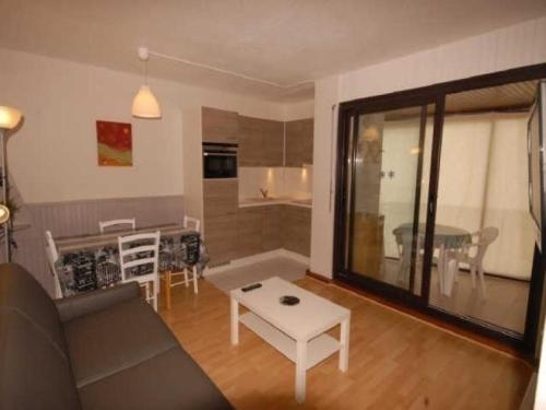 Rental Apartment Isards 4 : Apartment near Louvie-Soubiron