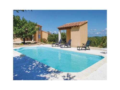 Three-Bedroom Holiday Home in Entrechaux : Guest accommodation near Beaumont-du-Ventoux