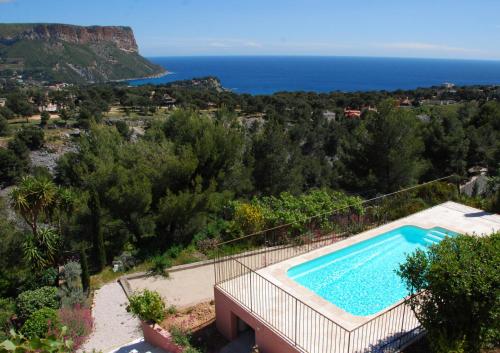 Amazing vistas and private pool : Guest accommodation near Carnoux-en-Provence