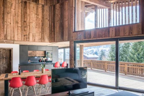 Chalet le Rouge Morzine - by EMERALD : Guest accommodation near Montriond