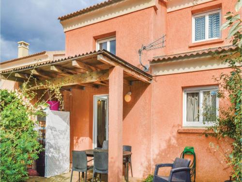 Two-Bedroom Holiday Home in Prunete : Guest accommodation near Sant'Andréa-di-Cotone