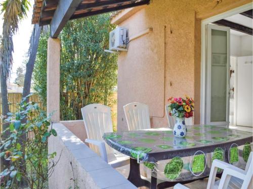Two-Bedroom Holiday Home in Poggio Mezzana : Guest accommodation near Castellare-di-Casinca