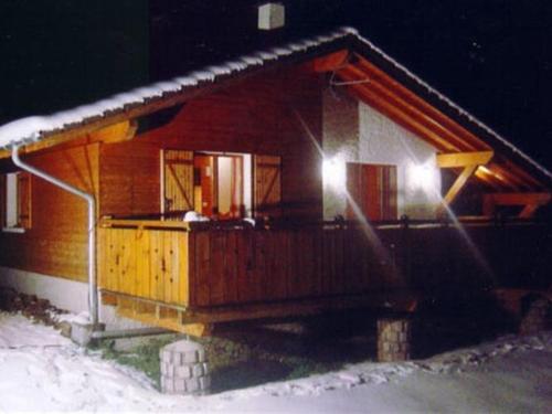Chalet Les Chalets Des Ayes 7 : Guest accommodation near Servance