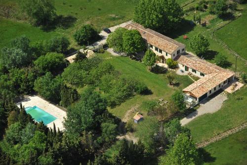 Chambres d'Hotes Domaine des Machottes : Guest accommodation near Lançon-Provence
