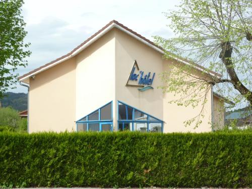 Lac'Hotel France : Hotel near Nurieux-Volognat