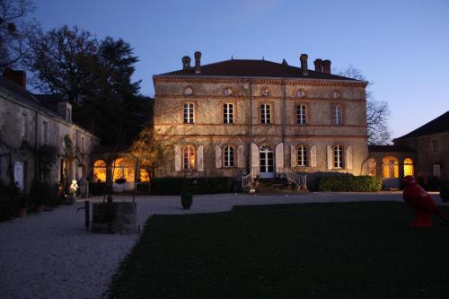 Château de l'Oiselinière : Bed and Breakfast near La Bernardière
