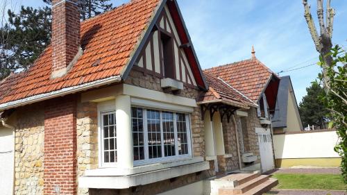 Villa LM La Closerie : Guest accommodation near Merville-Franceville-Plage