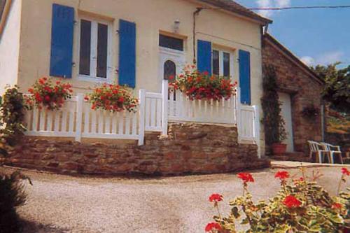 Gite avec vue dominante : Guest accommodation near Saint-Coulitz