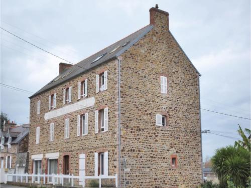 One-Bedroom Apartment in Pleneuf-Val-Andre : Apartment near Morieux