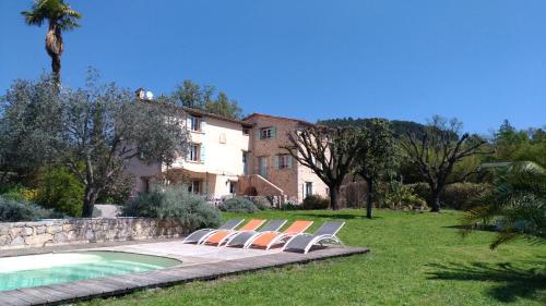 L'Escale Provençale : Bed and Breakfast near Tourrettes
