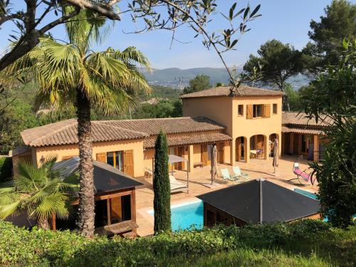 Villa Golf les Cigales : Guest accommodation near La Roquette-sur-Siagne